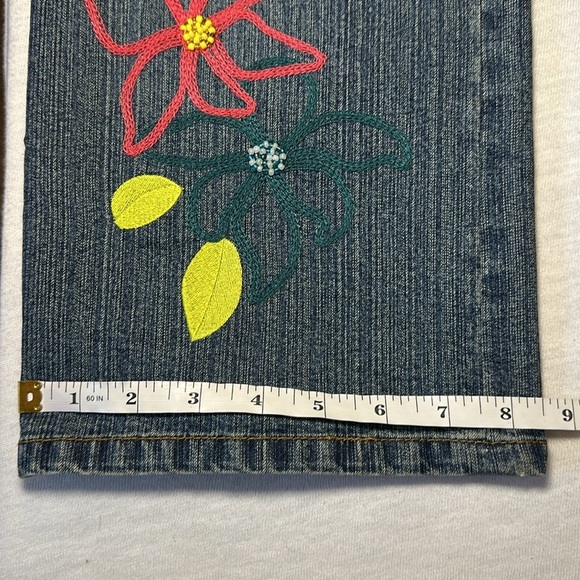 Lilly Pulitzer Women’s Size 8 Embroidered Jeans w Embroidered Parrots and Flower - Picture 10 of 12